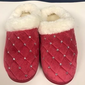 NWT AVON RHINESTONE DK PINK SLIPPERS SIZE S (5-6)